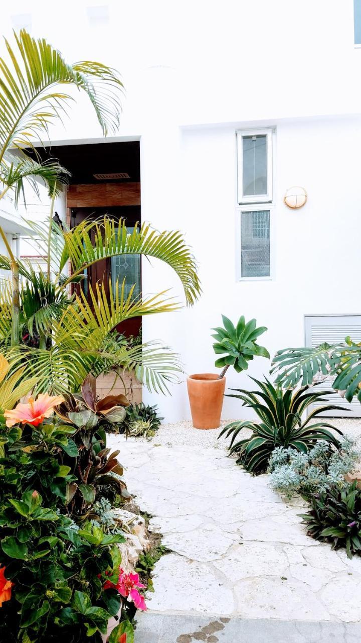 Mihama Beach House Villa Chatan Exterior photo