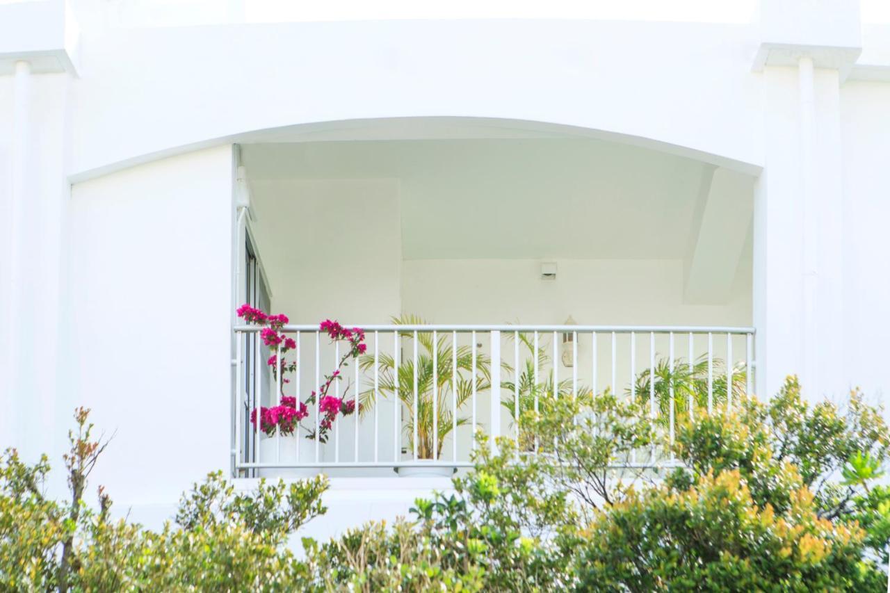 Mihama Beach House Villa Chatan Exterior photo