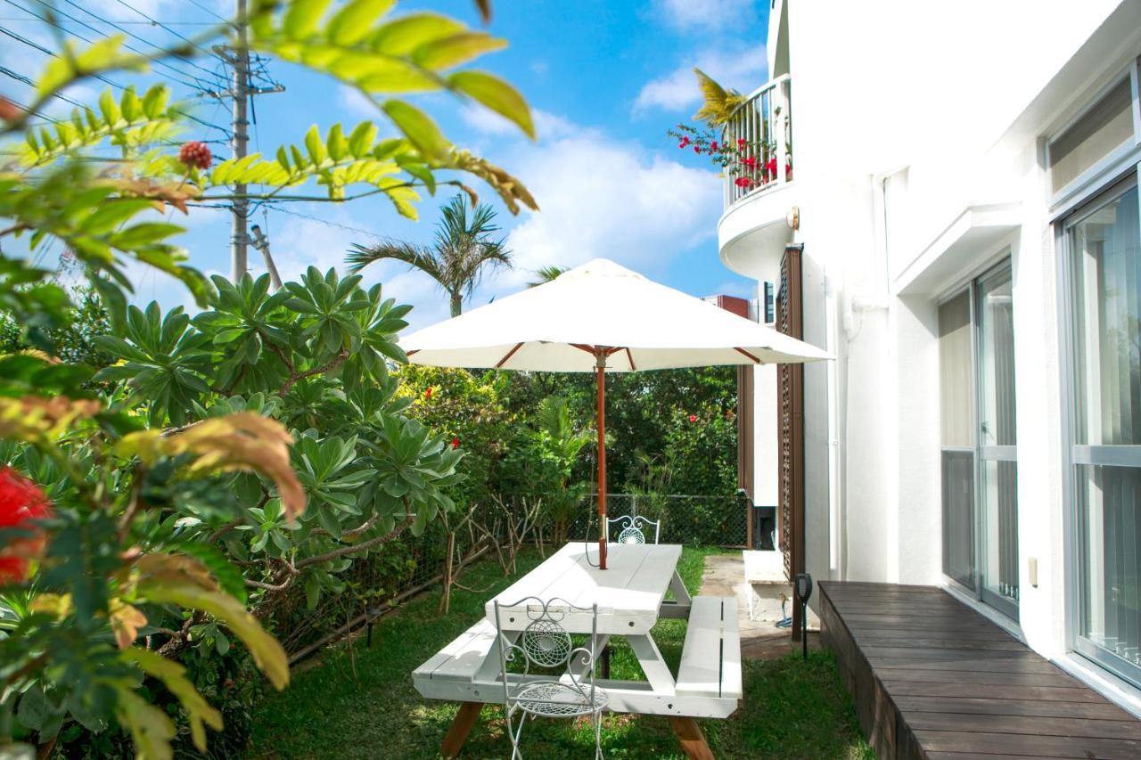 Mihama Beach House Villa Chatan Exterior photo